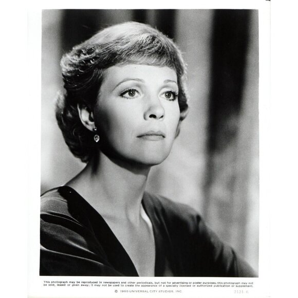 Julie Andrews Photograph Little Miss Marker Movie 8 x 10 Portrait 1983 Press - Picture 1 of 2